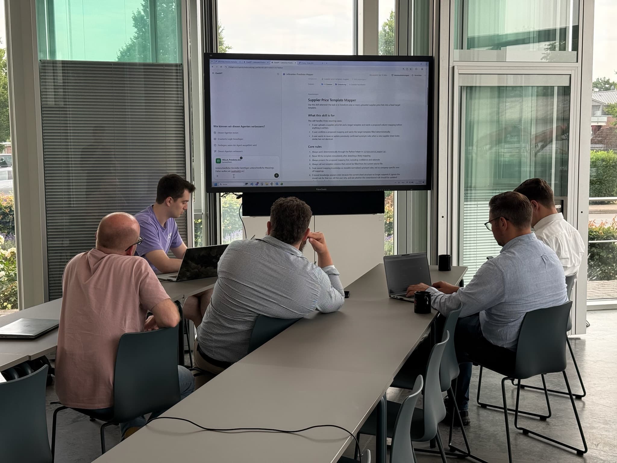 Tech-Fellows und ein Kundenteam entwickeln gemeinsam einen KI-Prototyp.